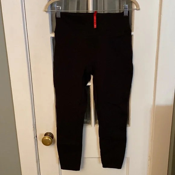 Spanx Small Petite Black Ponte Ankle Leggings - Picture 4 of 9